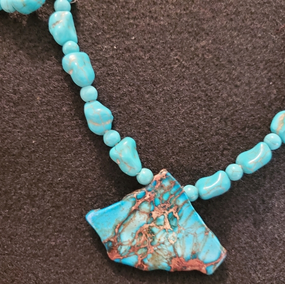 EVERYTHING ABOUT THIS SET IS GORGEOUS!! - Picture 5 of 11